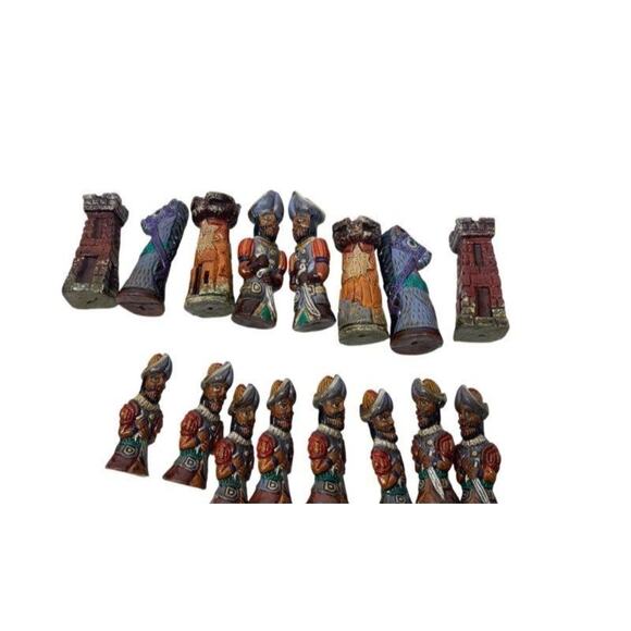 CONQUISTADORS VS AZTECS EUC WOOD ,& PORCELAIN CHESS BOARD - Picture 5 of 9